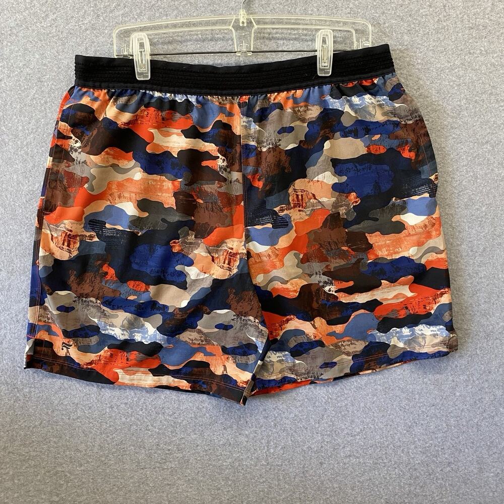 Fabletics The Fundamental Shorts Mens Extra Large Camo Gym Stretch XL Zion Print